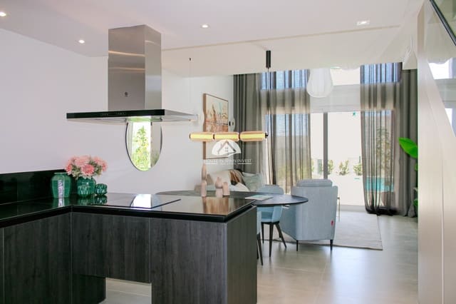 3 bedroom Townhouse for sale in Algorfa with pool garage - € 453,000 (Ref: 9759274)