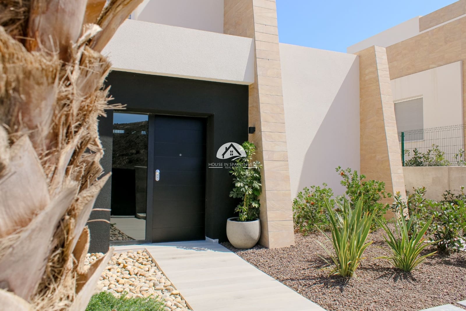 3 bedroom Townhouse for sale in Algorfa with pool garage - € 453,000 (Ref: 9759274)