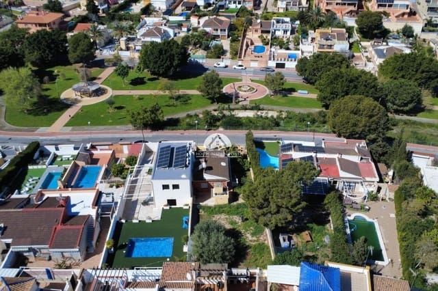 2 makuuhuone Huvila myytävänä paikassa Los Balcones - 295 000 € (Ref: 9759301)