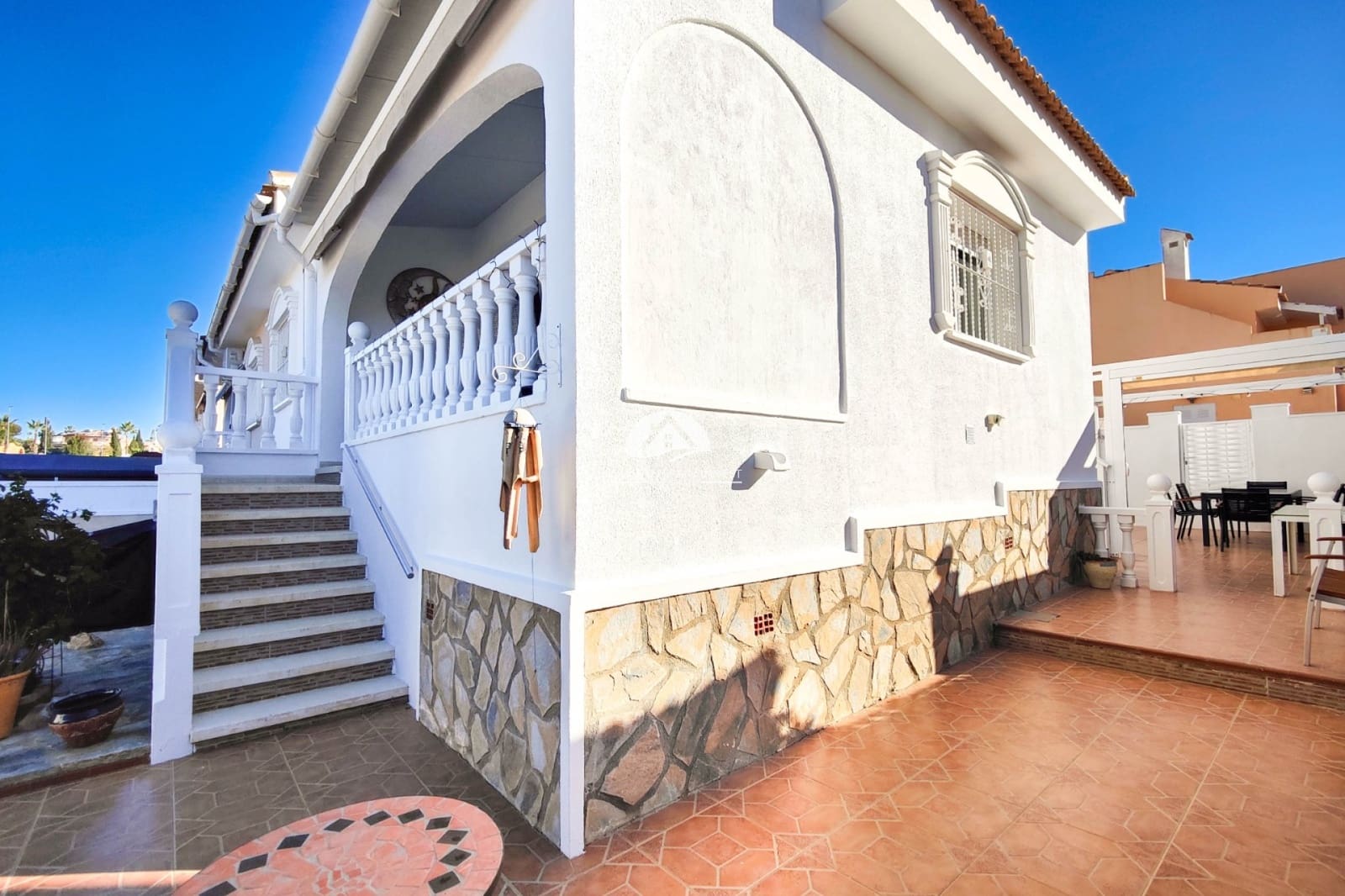 2 bedroom Villa for sale in Ciudad Quesada with pool garage - € 229,900 (Ref: 9759311)