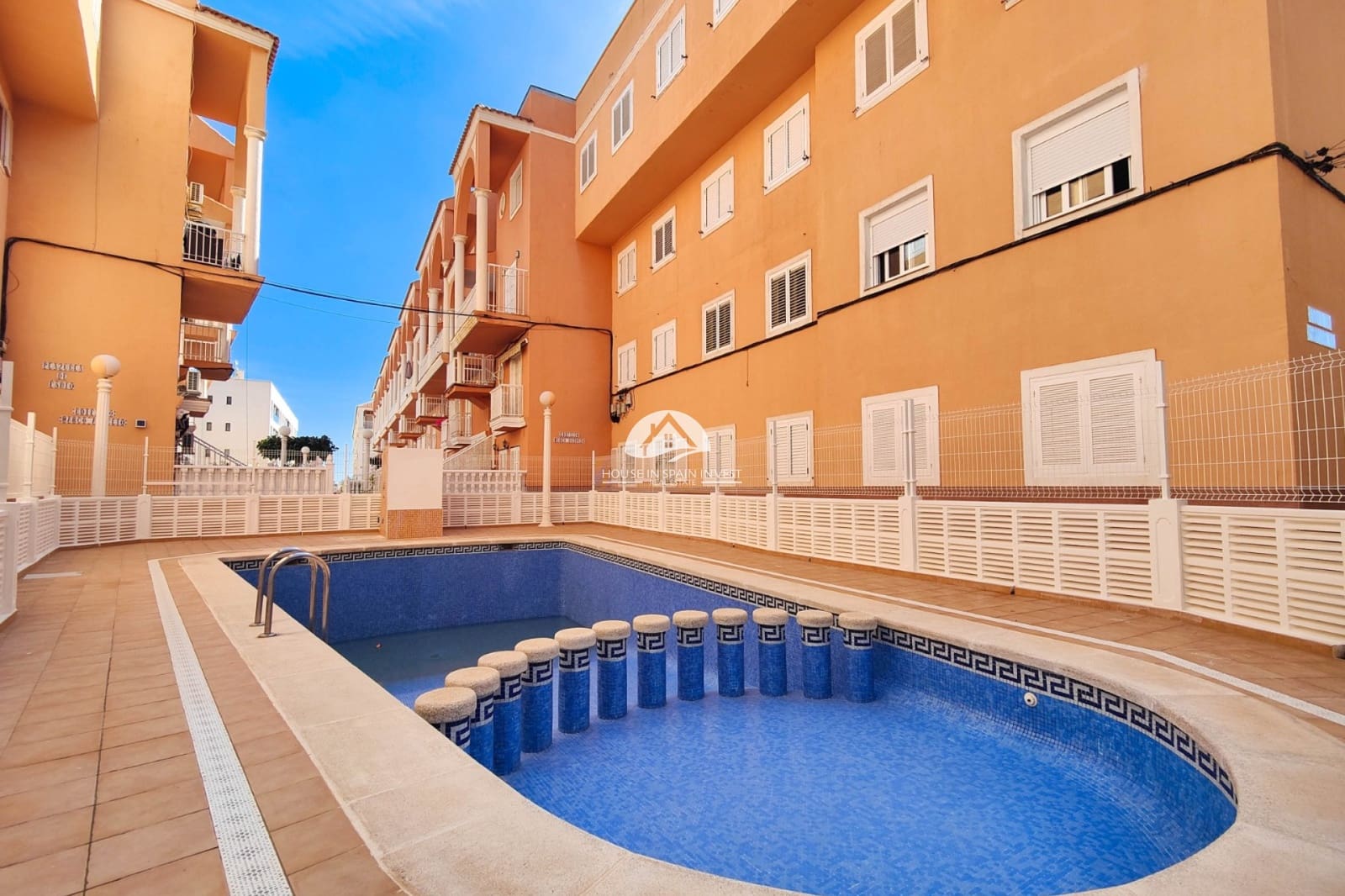 2 soverom Penthouse til salgs i La Mata med svømmebasseng - € 215 000 (Ref: 9759313)