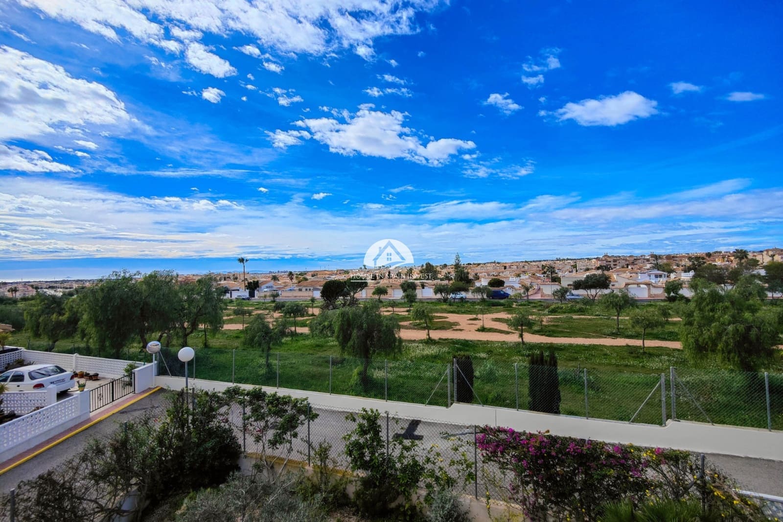 Casa de 3 habitaciones en La Florida en venta con piscina - 235.000 € (Ref: 9759315)