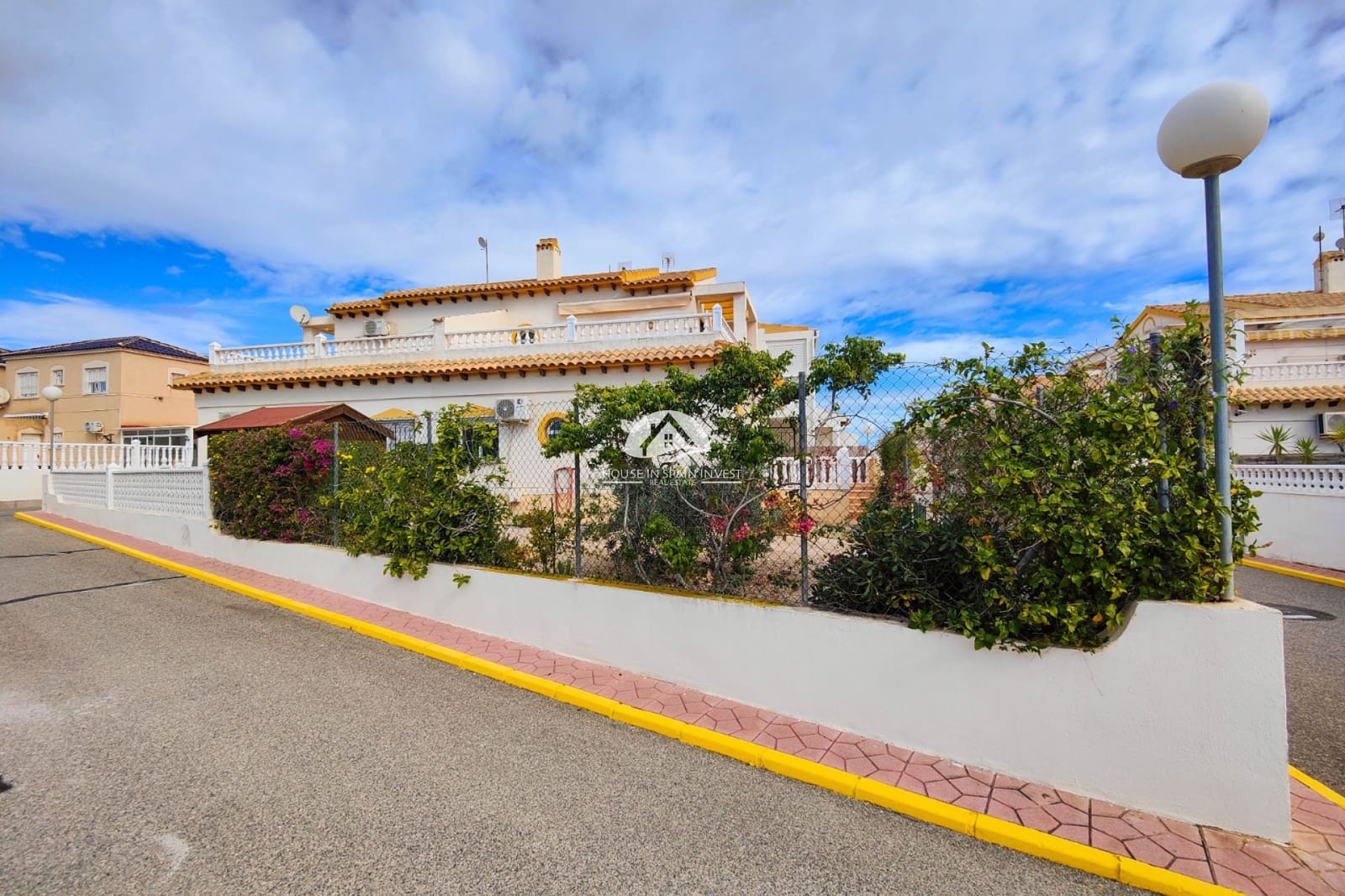 Casa de 3 habitaciones en La Florida en venta con piscina - 235.000 € (Ref: 9759315)