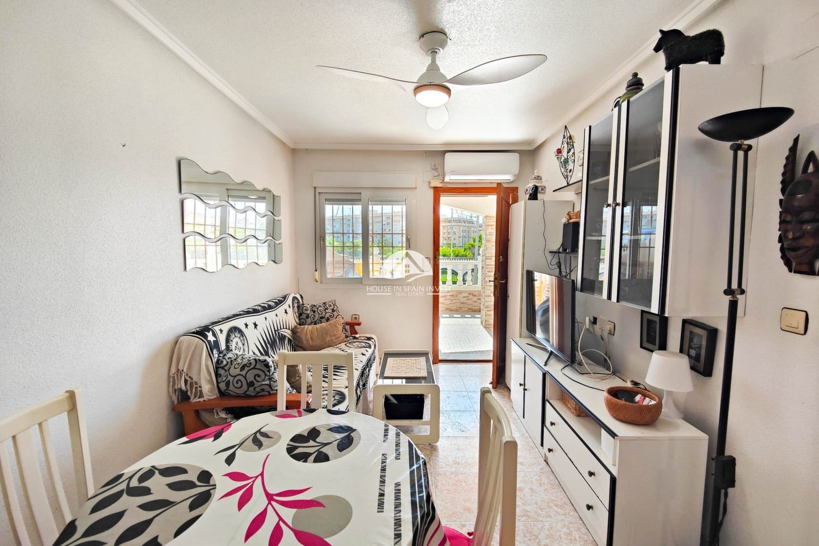 3 soverom Bungalow til salgs i Torrevieja med svømmebasseng - € 154 500 (Ref: 9759317)