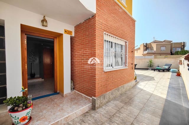 3 makuuhuone Omakotitalo myytävänä paikassa Los Altos mukana uima-altaan - 210 000 € (Ref: 9759318)