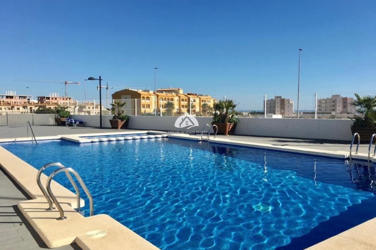 Apartamento de 2 habitaciones en Orihuela Costa en venta con piscina garaje - 220.000 € (Ref: 9769087)