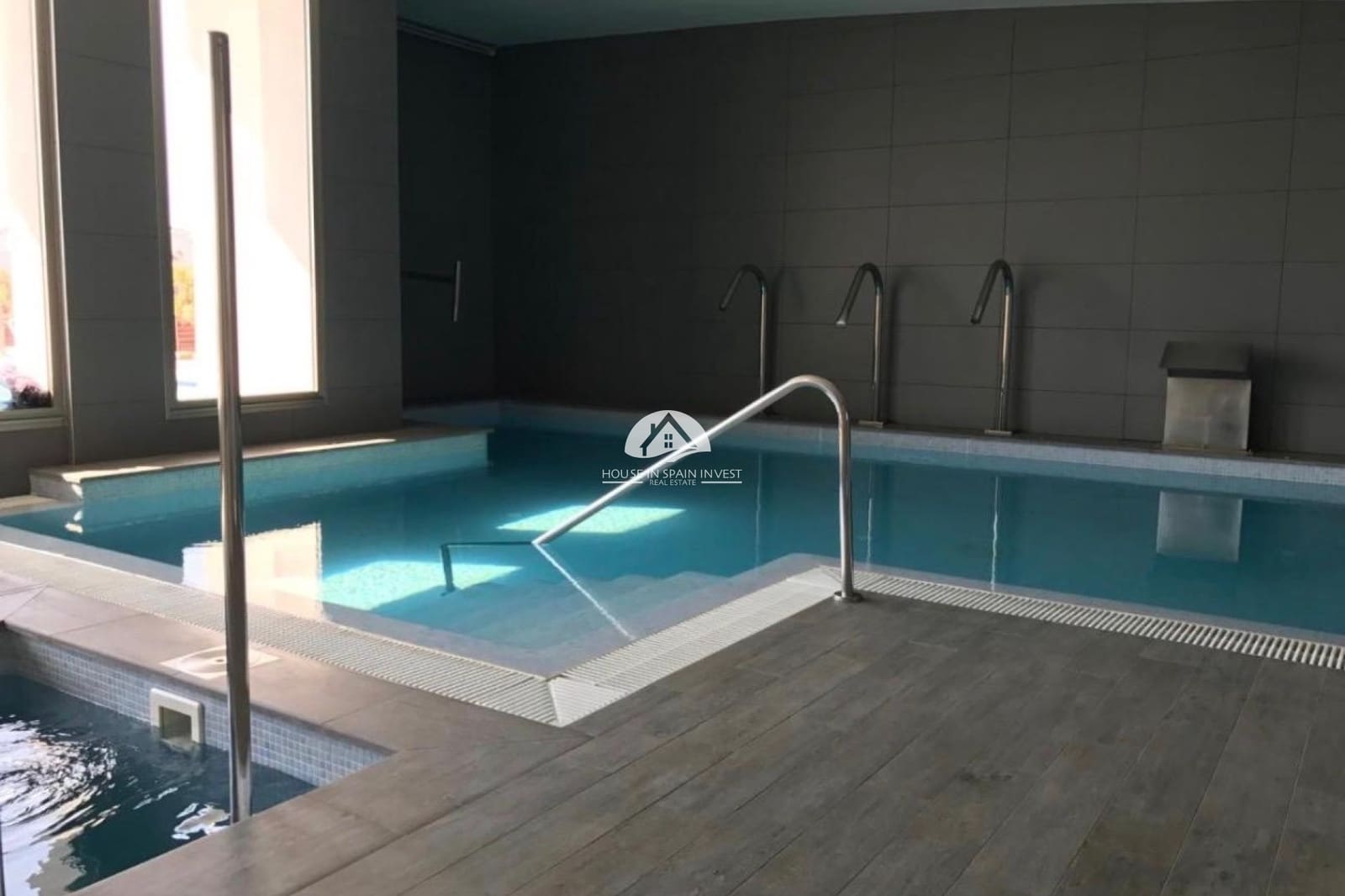 Apartamento de 2 habitaciones en Orihuela Costa en venta con piscina garaje - 220.000 € (Ref: 9769087)