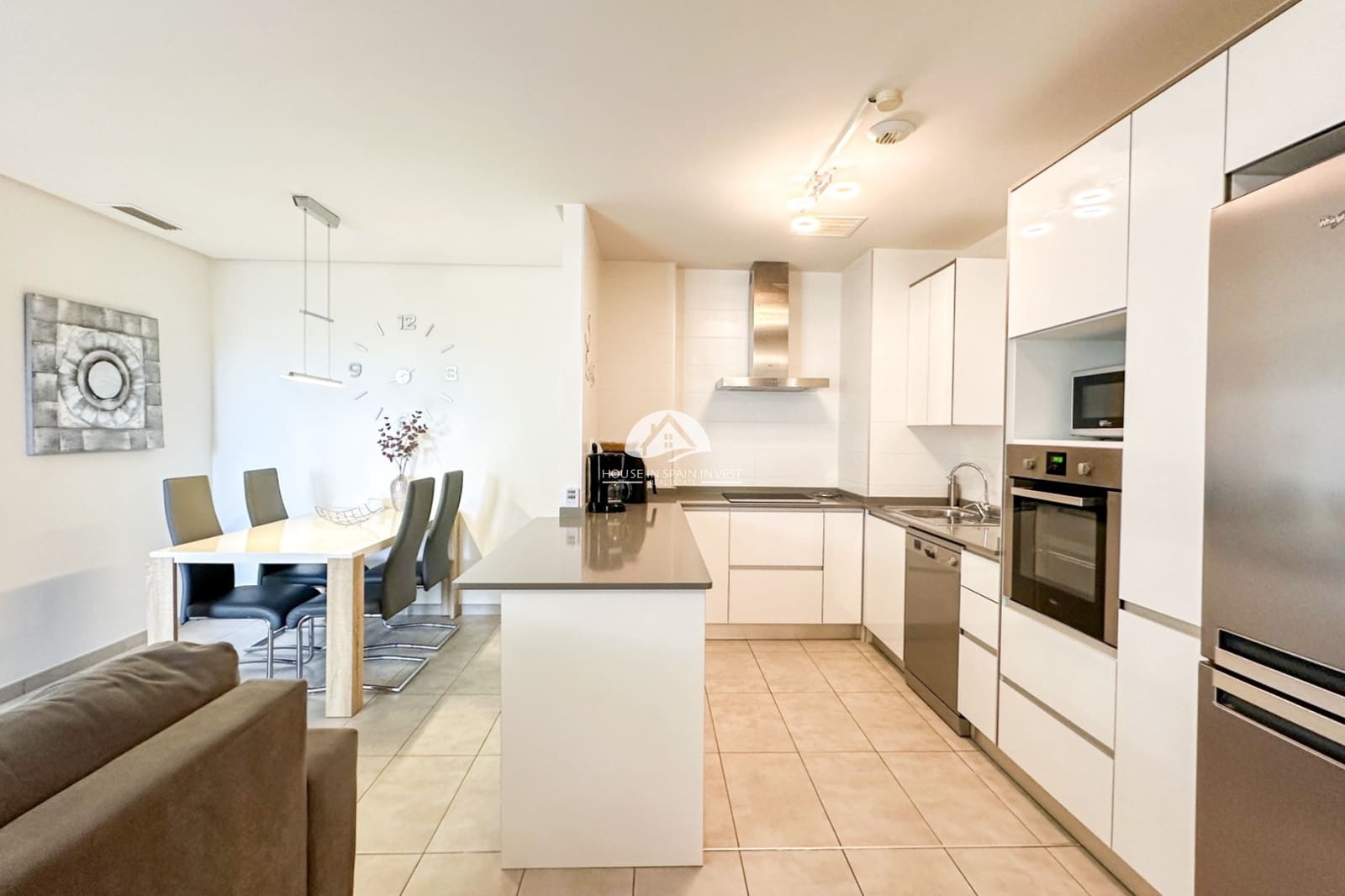 Apartamento de 2 habitaciones en Orihuela Costa en venta con piscina garaje - 220.000 € (Ref: 9769087)