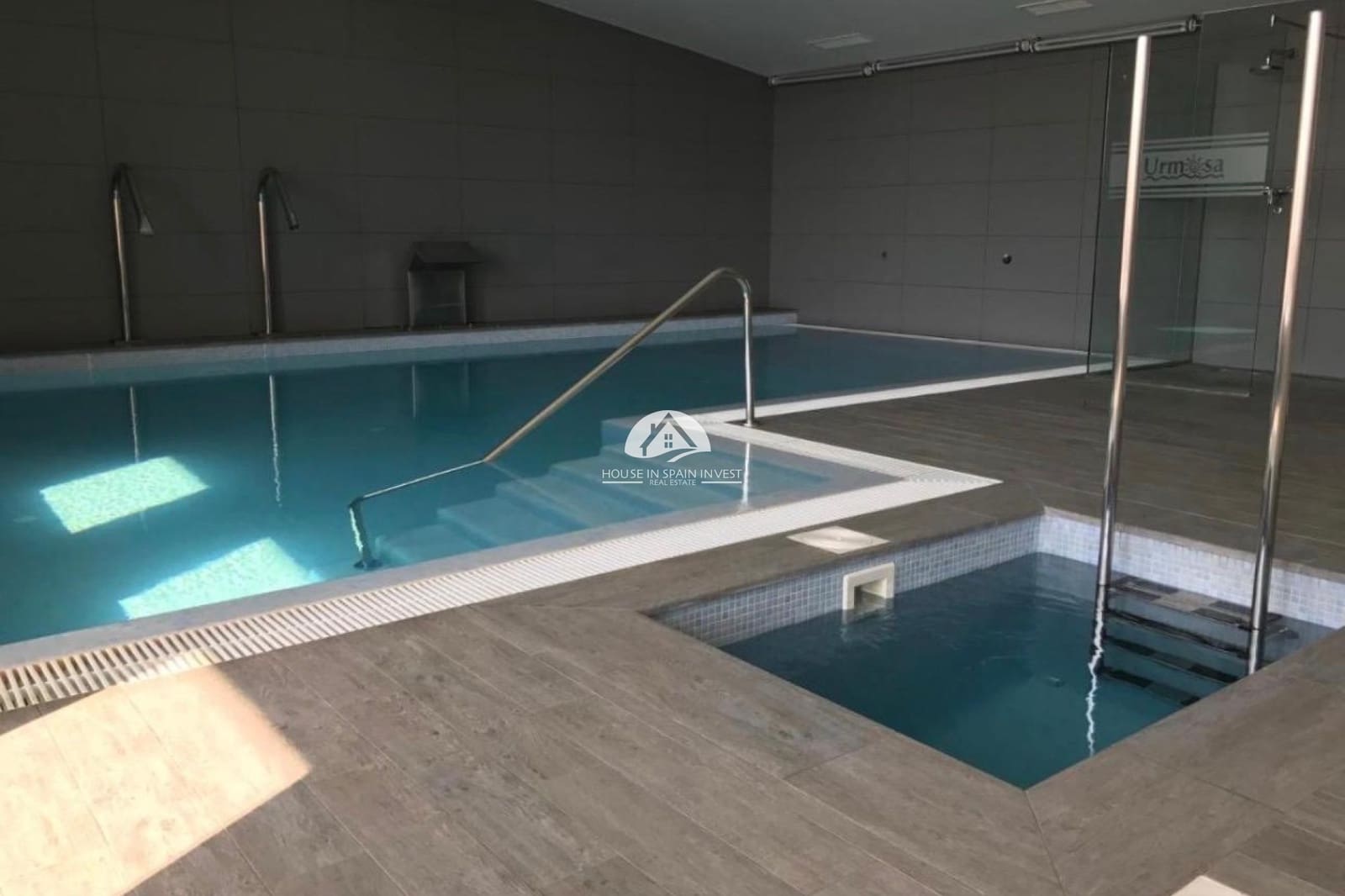 Apartamento de 2 habitaciones en Orihuela Costa en venta con piscina garaje - 220.000 € (Ref: 9769087)