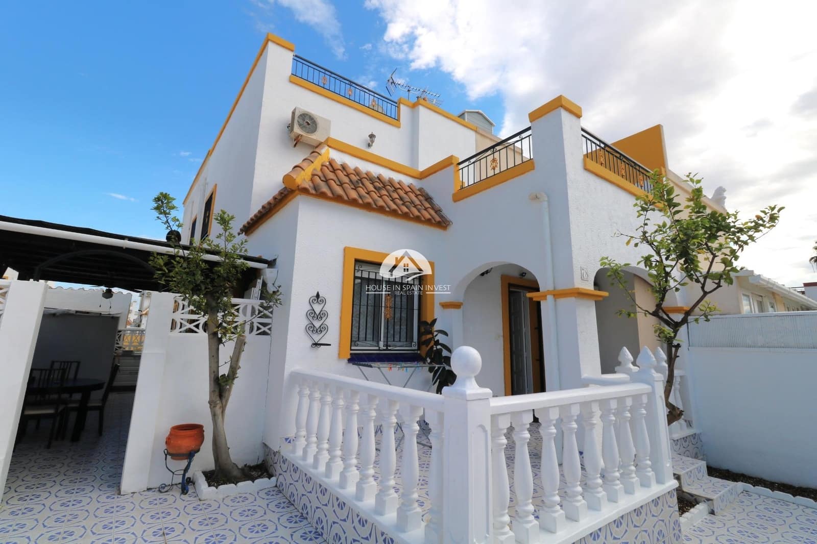 3 bedroom Villa for sale in Torrevieja with pool - € 228,000 (Ref: 9783009)