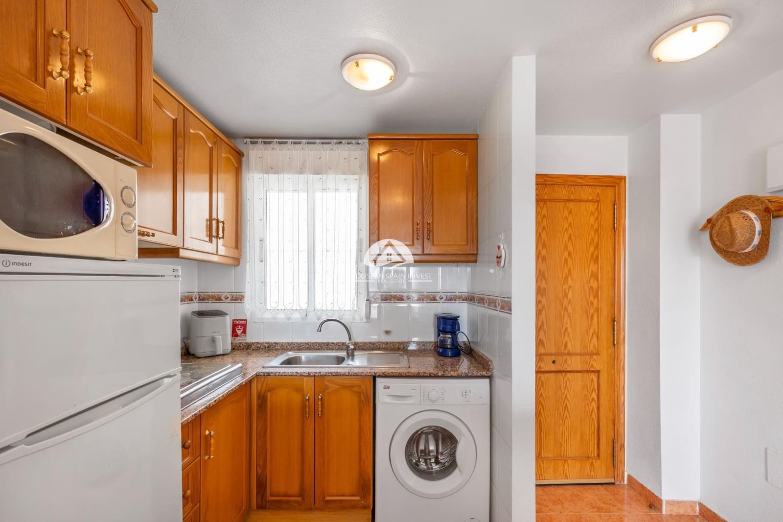 Apartamento de 2 habitaciones en Torrevieja en venta con piscina - 134.900 € (Ref: 9805702)