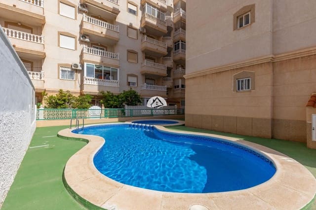 Apartamento de 2 habitaciones en Nueva Torrevieja, Torrevieja en venta con piscina - 134.900 € (Ref: 9805702)