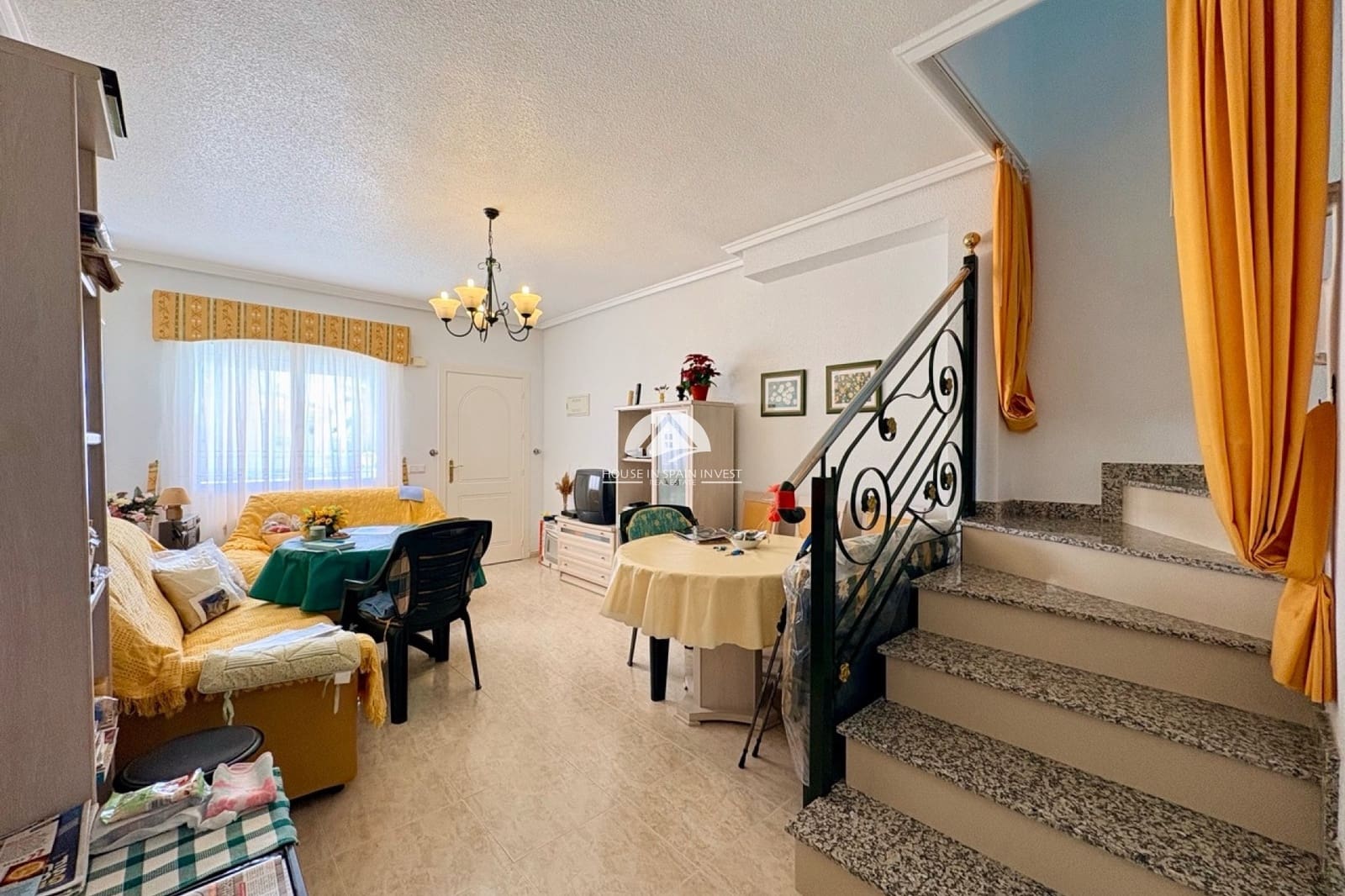 2 slaapkamer Rijtjeshuis te koop in Ciudad Quesada met zwembad - € 185.000 (Ref: 9805703)