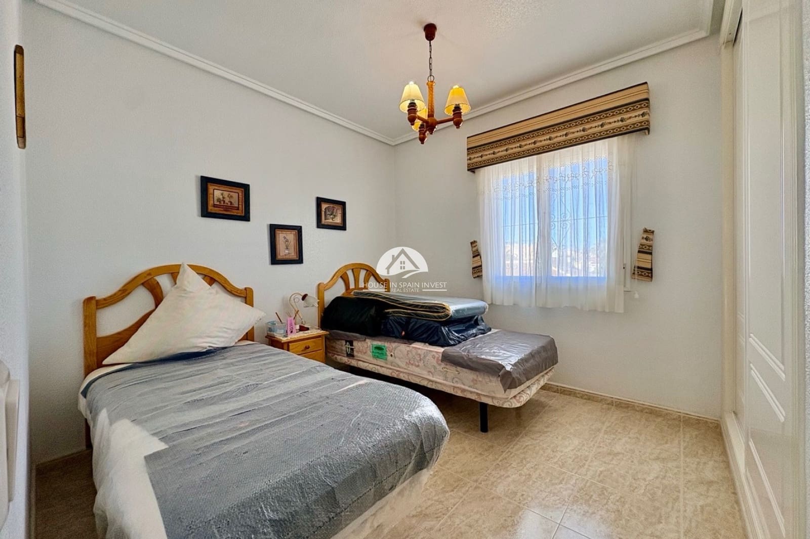 2 slaapkamer Rijtjeshuis te koop in Ciudad Quesada met zwembad - € 185.000 (Ref: 9805703)