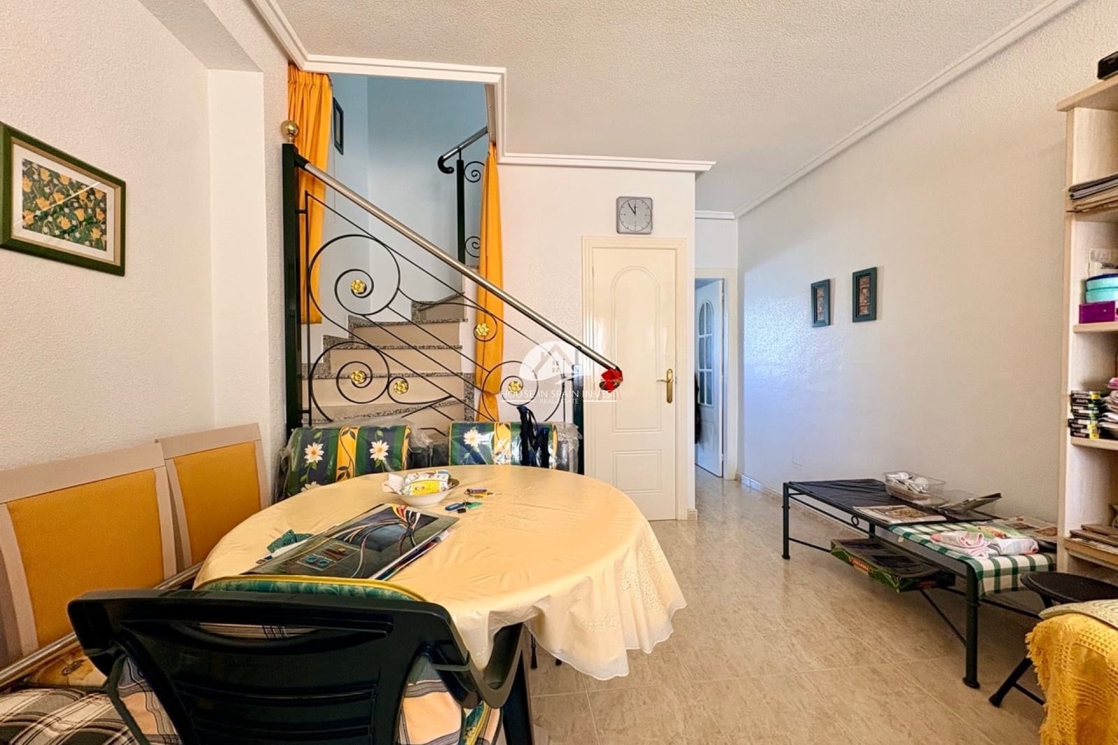 2 slaapkamer Rijtjeshuis te koop in Ciudad Quesada met zwembad - € 185.000 (Ref: 9805703)