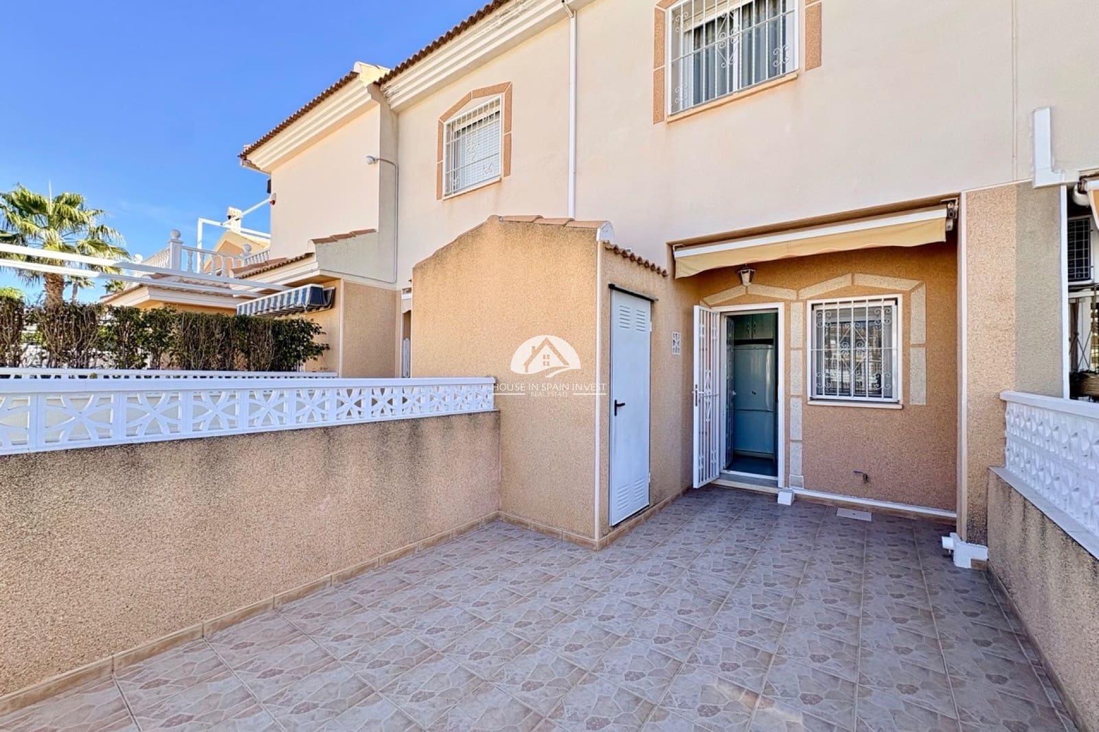 2 slaapkamer Rijtjeshuis te koop in Ciudad Quesada met zwembad - € 185.000 (Ref: 9805703)