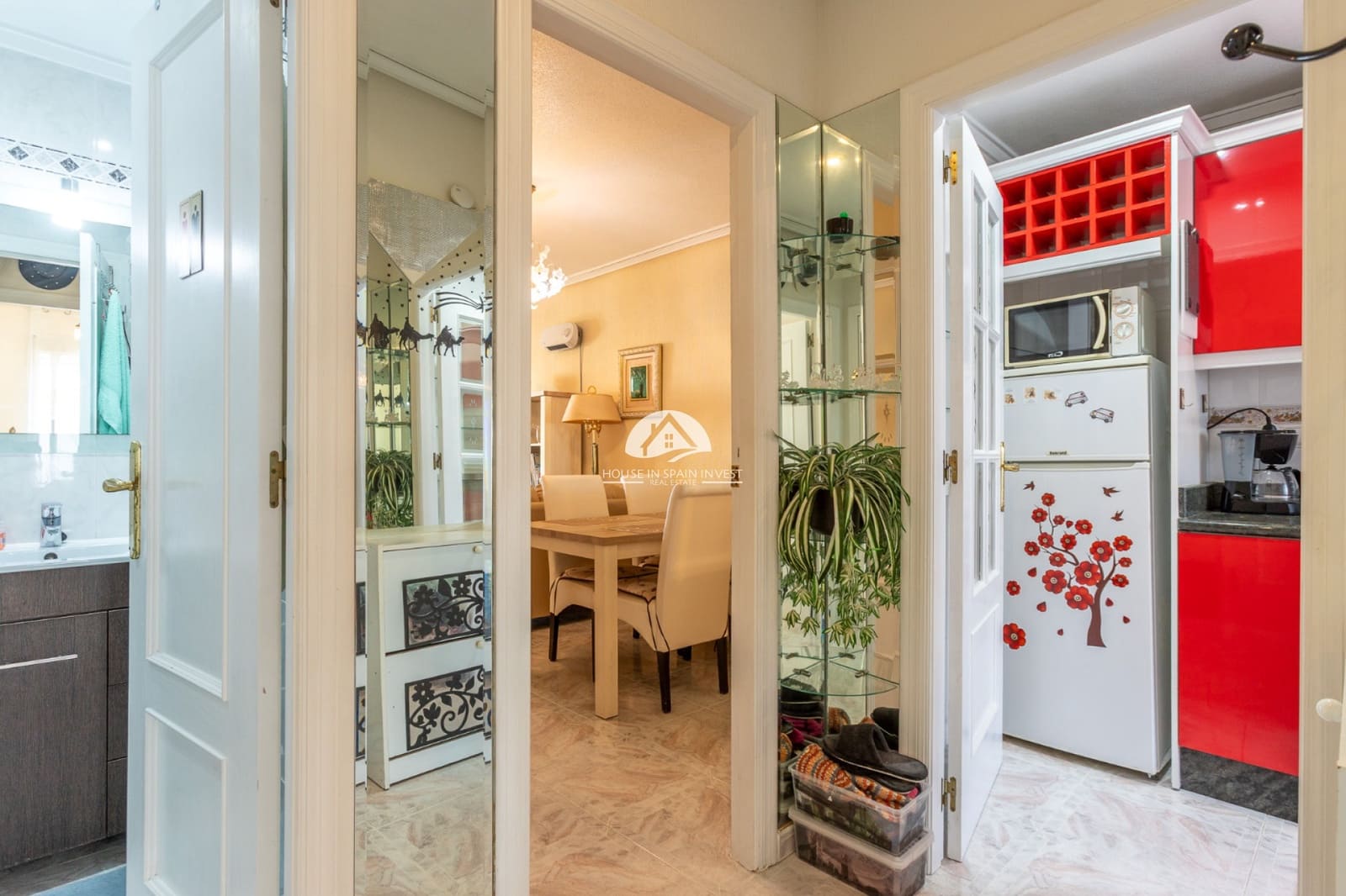 Apartamento de 2 habitaciones en Torrevieja en venta con piscina - 145.000 € (Ref: 9805709)