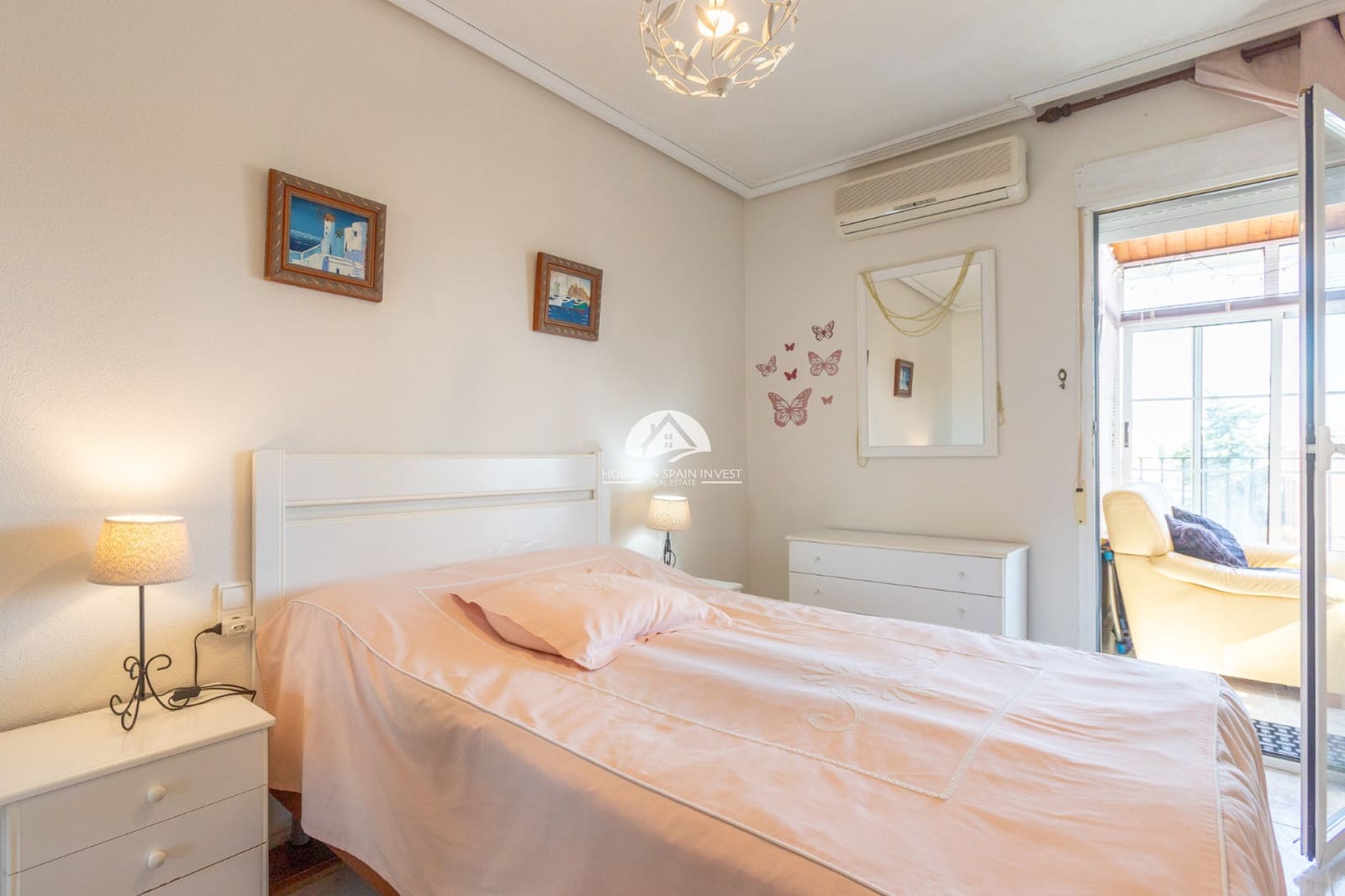 Apartamento de 2 habitaciones en Torrevieja en venta con piscina - 145.000 € (Ref: 9805709)