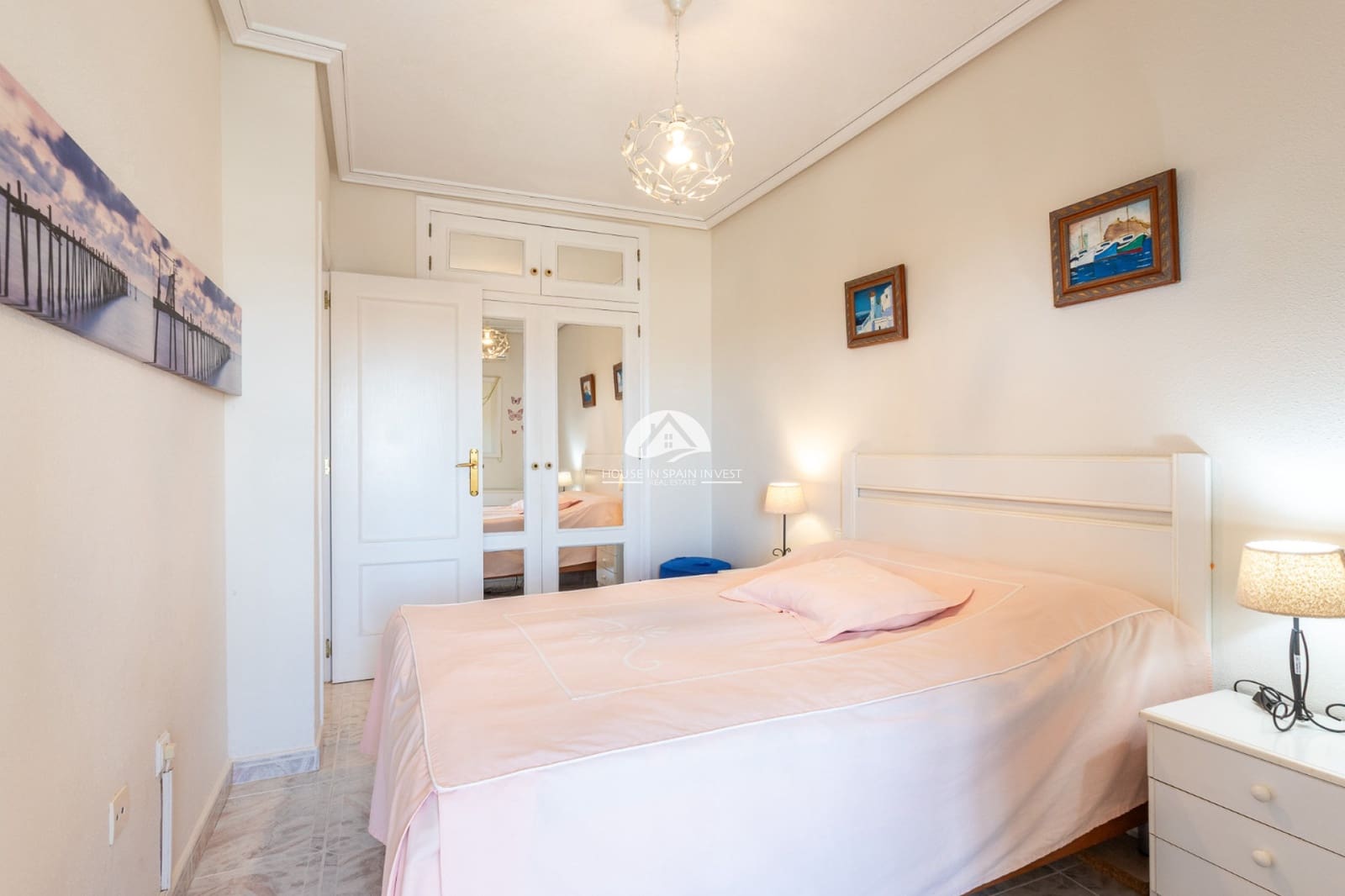 Apartamento de 2 habitaciones en Torrevieja en venta con piscina - 145.000 € (Ref: 9805709)