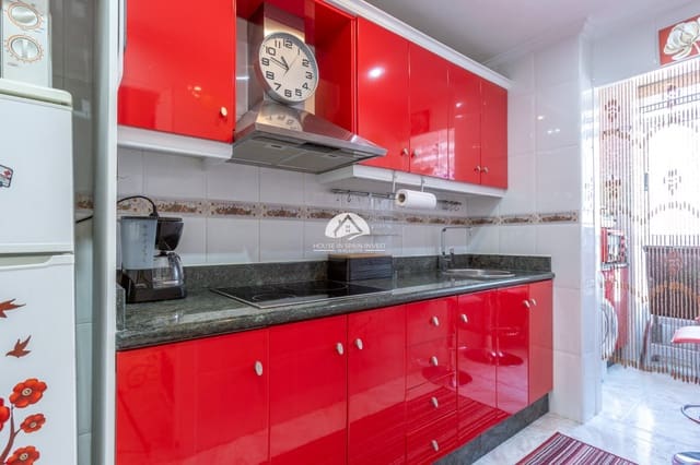 Apartamento de 2 habitaciones en Nueva Torrevieja, Torrevieja en venta con piscina - 145.000 € (Ref: 9805709)