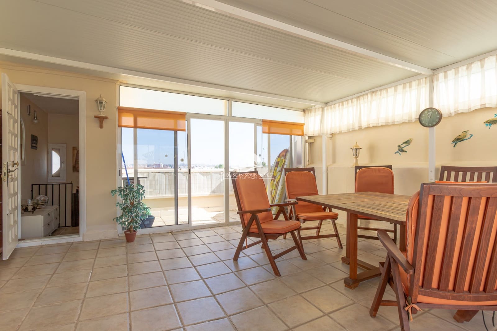 Apartamento de 2 habitaciones en Torrevieja en venta con piscina - 145.000 € (Ref: 9805709)