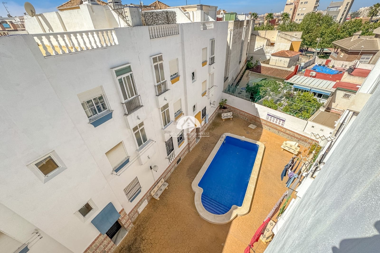 Apartamento de 2 habitaciones en Torrevieja en venta con piscina - 145.000 € (Ref: 9805709)