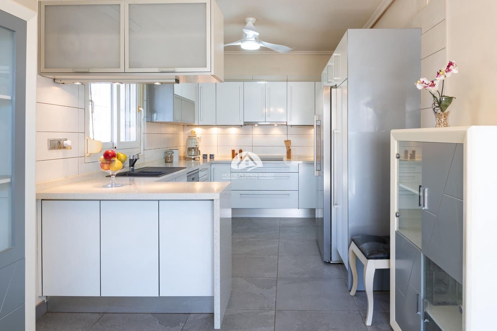 3 bedroom Villa for sale in Playa Flamenca with pool garage - € 585,000 (Ref: 9819221)