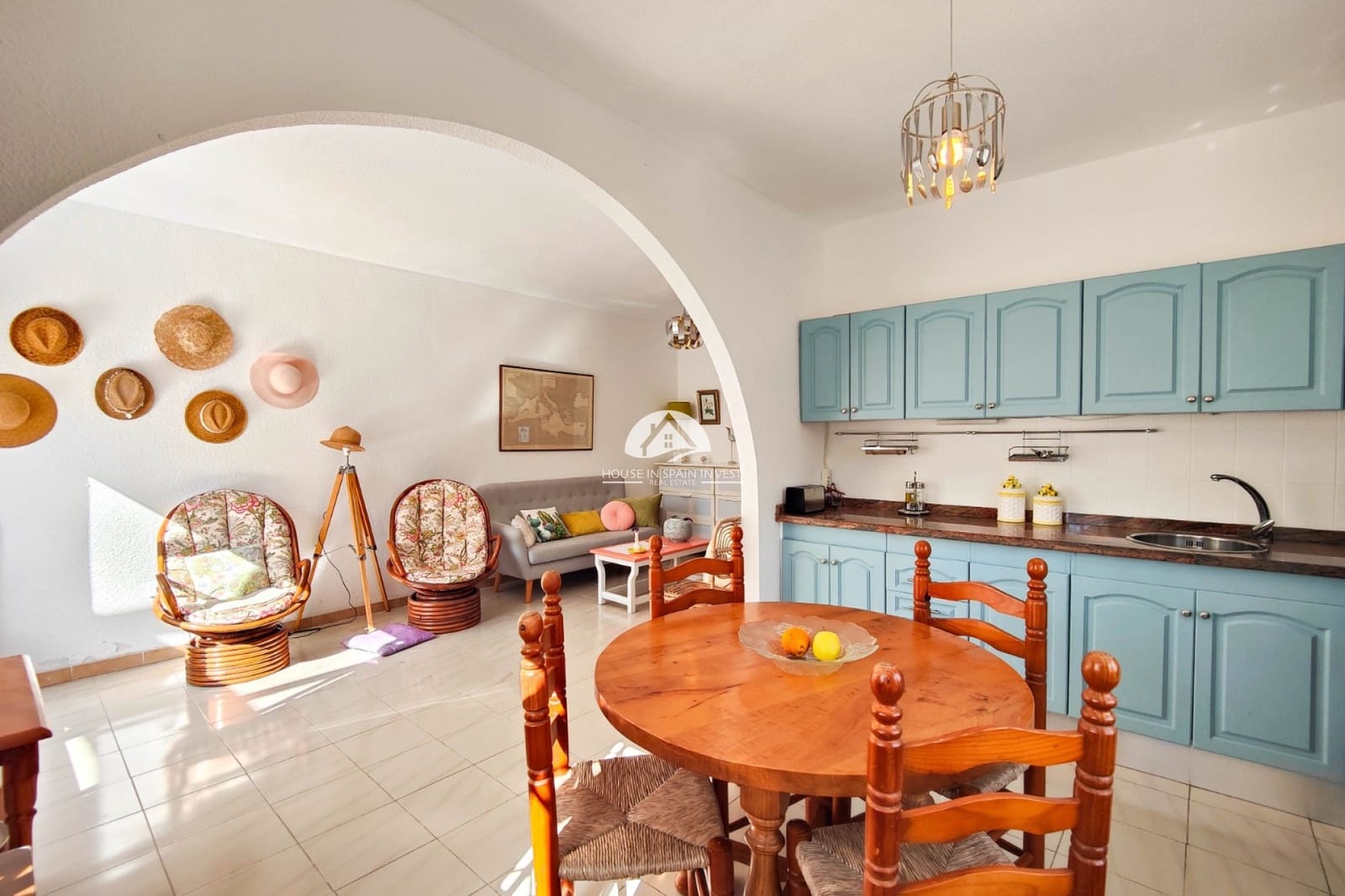 2 makuuhuone Omakotitalo myytävänä paikassa Torrevieja mukana 
autotalli - 219 900 € (Ref: 9824578)