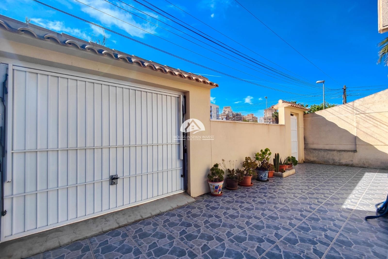 2 makuuhuone Omakotitalo myytävänä paikassa Torrevieja mukana 
autotalli - 219 900 € (Ref: 9824578)