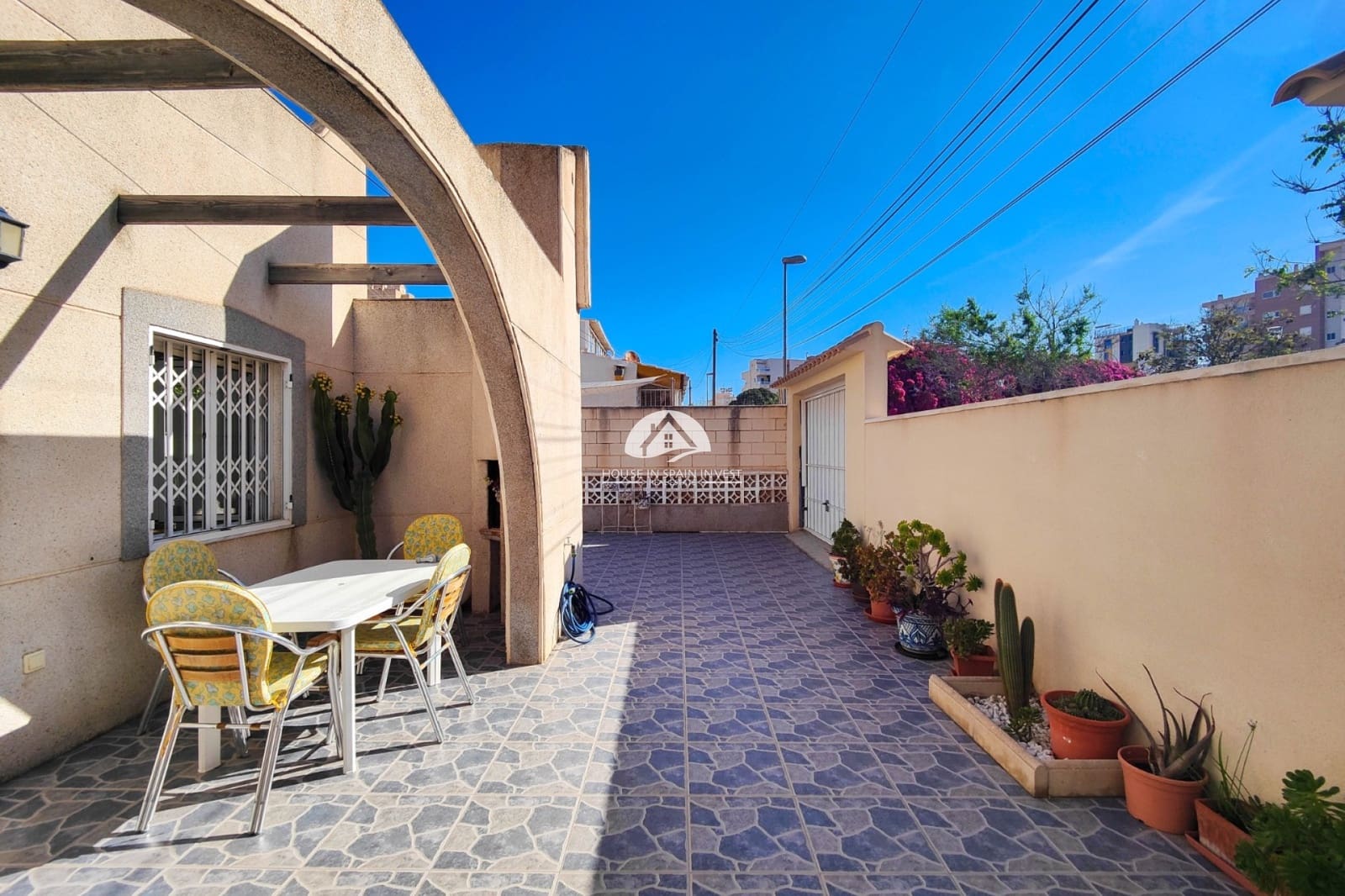 2 makuuhuone Omakotitalo myytävänä paikassa Torrevieja mukana 
autotalli - 219 900 € (Ref: 9824578)