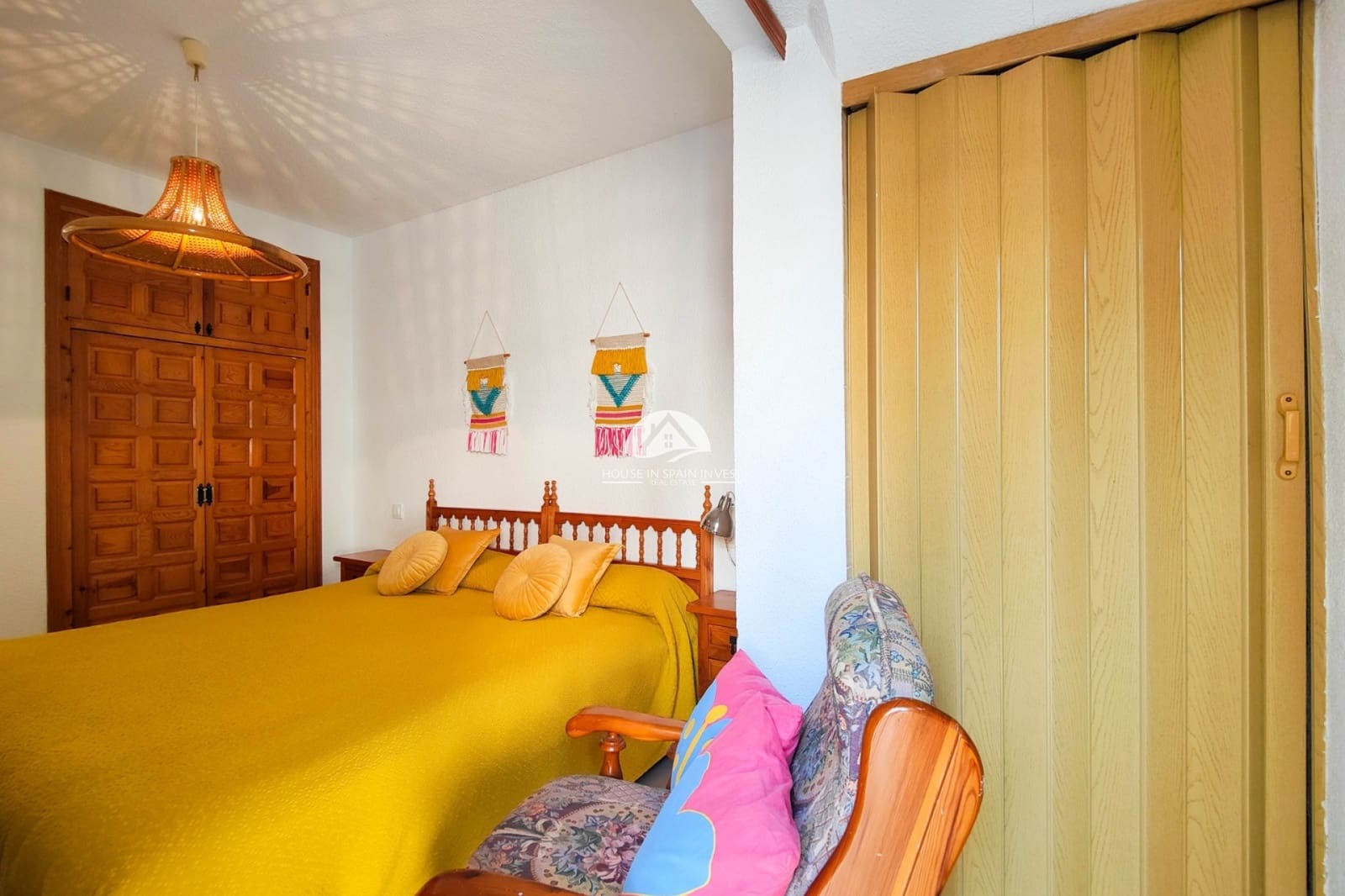 2 makuuhuone Omakotitalo myytävänä paikassa Torrevieja mukana 
autotalli - 219 900 € (Ref: 9824578)