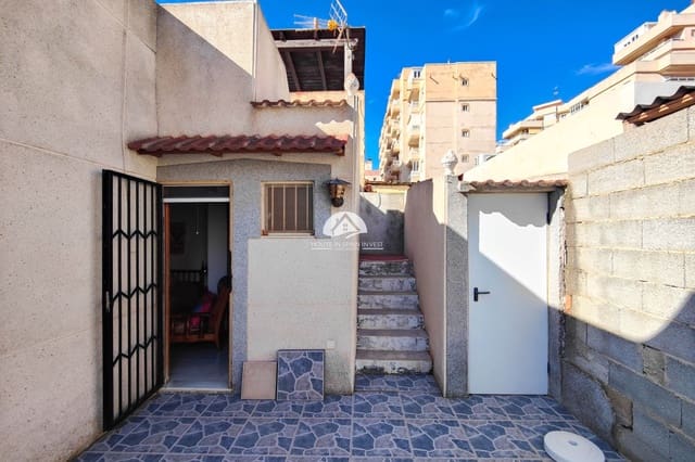 2 makuuhuone Omakotitalo myytävänä paikassa Nueva Torrevieja, Torrevieja mukana 
autotalli - 219 900 € (Ref: 9824578)