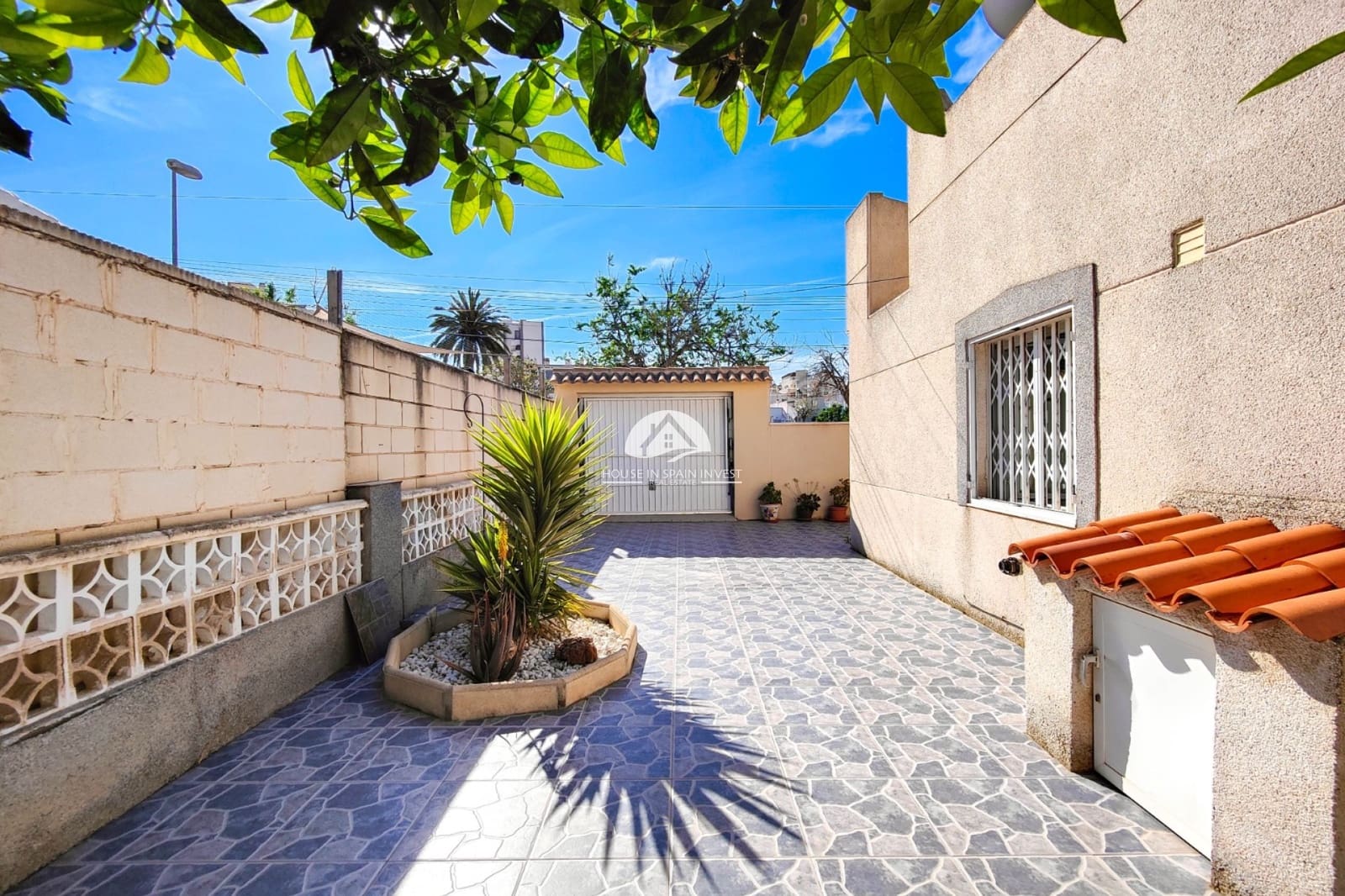 2 makuuhuone Omakotitalo myytävänä paikassa Torrevieja mukana 
autotalli - 219 900 € (Ref: 9824578)