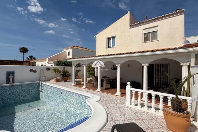 3 slaapkamer Huis te koop in El Chaparral - La Siesta - La Torreta, Torrevieja met zwembad garage - € 389.000 (Ref: 9826838)