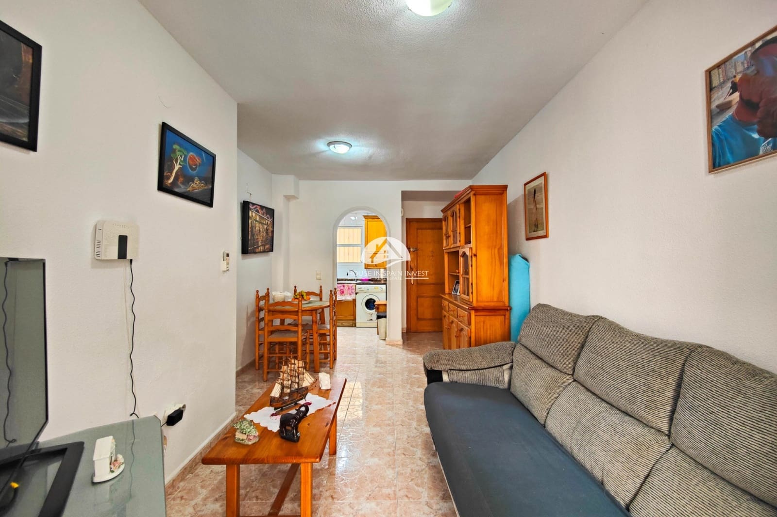 2 soverom Leilighet til salgs i Torrevieja med svømmebasseng garasje - € 125 000 (Ref: 9828105)