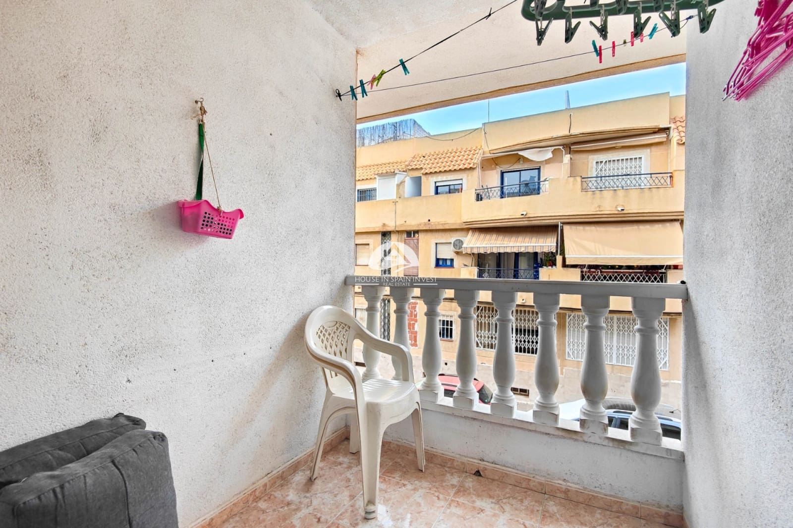 2 soverom Leilighet til salgs i Torrevieja med svømmebasseng garasje - € 125 000 (Ref: 9828105)