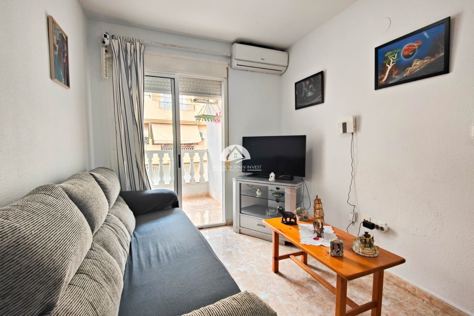 2 soverom Leilighet til salgs i Torrevieja med svømmebasseng garasje - € 125 000 (Ref: 9828105)