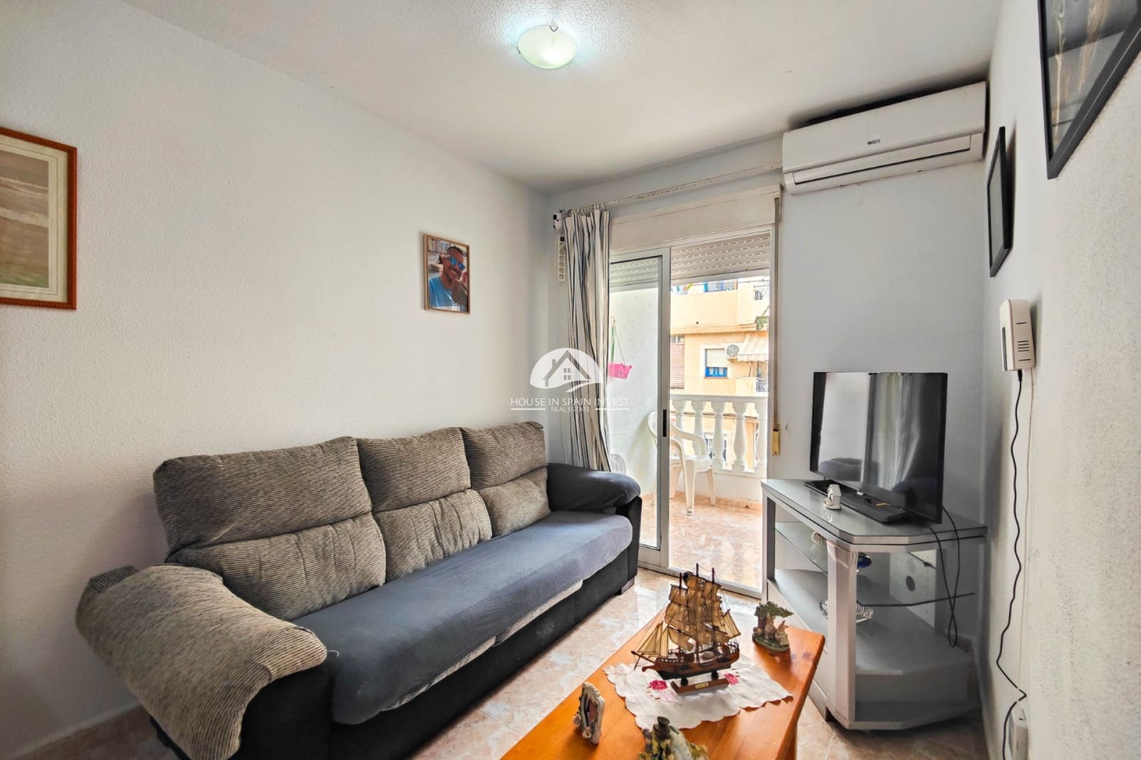 2 soverom Leilighet til salgs i Torrevieja med svømmebasseng garasje - € 125 000 (Ref: 9828105)