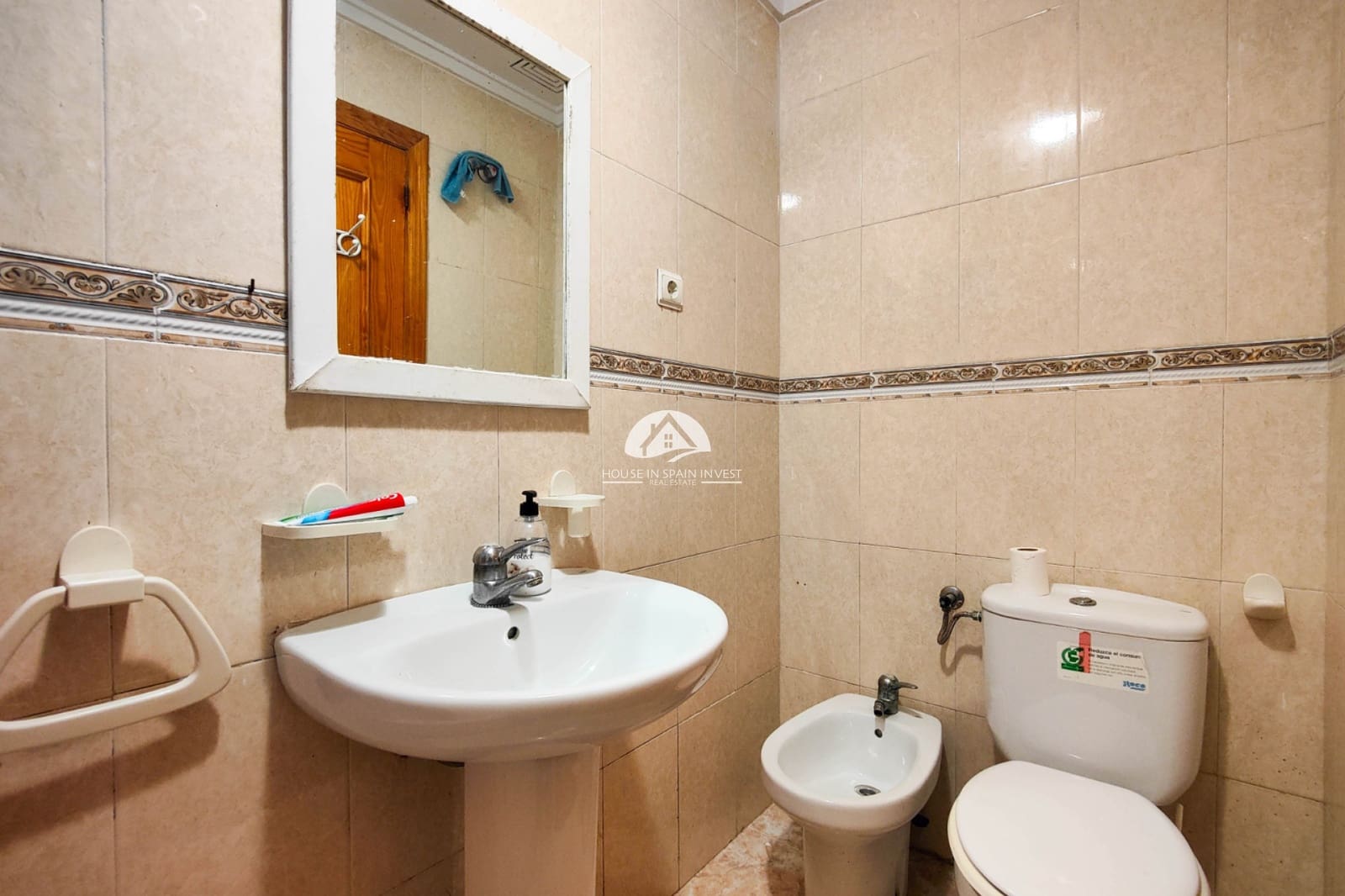 2 soverom Leilighet til salgs i Torrevieja med svømmebasseng garasje - € 125 000 (Ref: 9828105)