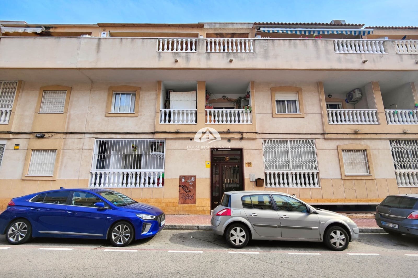 2 soverom Leilighet til salgs i Torrevieja med svømmebasseng garasje - € 125 000 (Ref: 9828105)