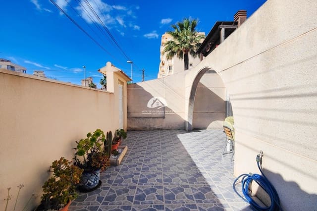 2 soverom Hus til salgs i Nueva Torrevieja, Torrevieja med garasje - € 219 900 (Ref: 9841564)