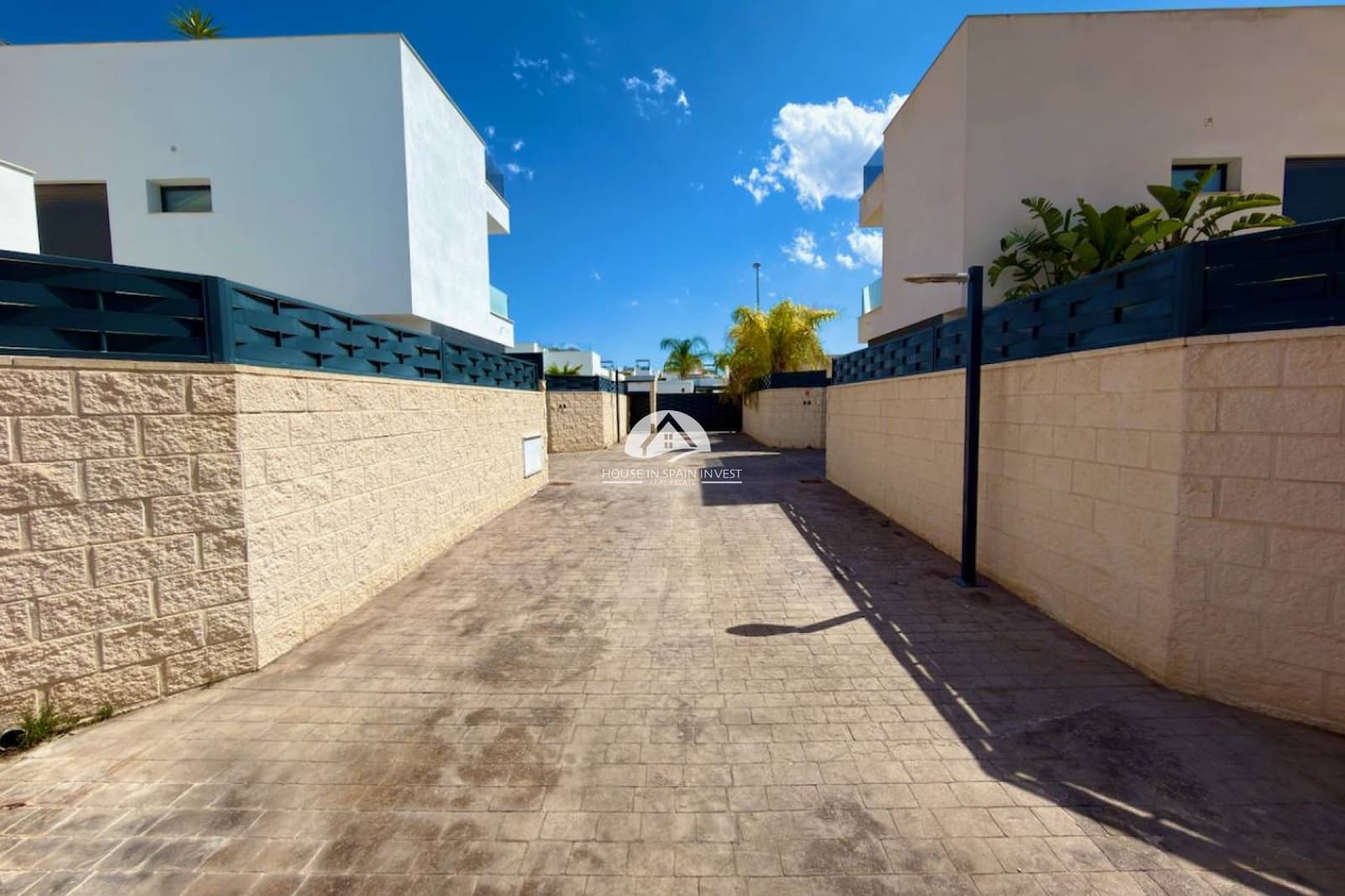 3 bedroom Villa for sale in Benijofar with pool garage - € 425,000 (Ref: 9841565)