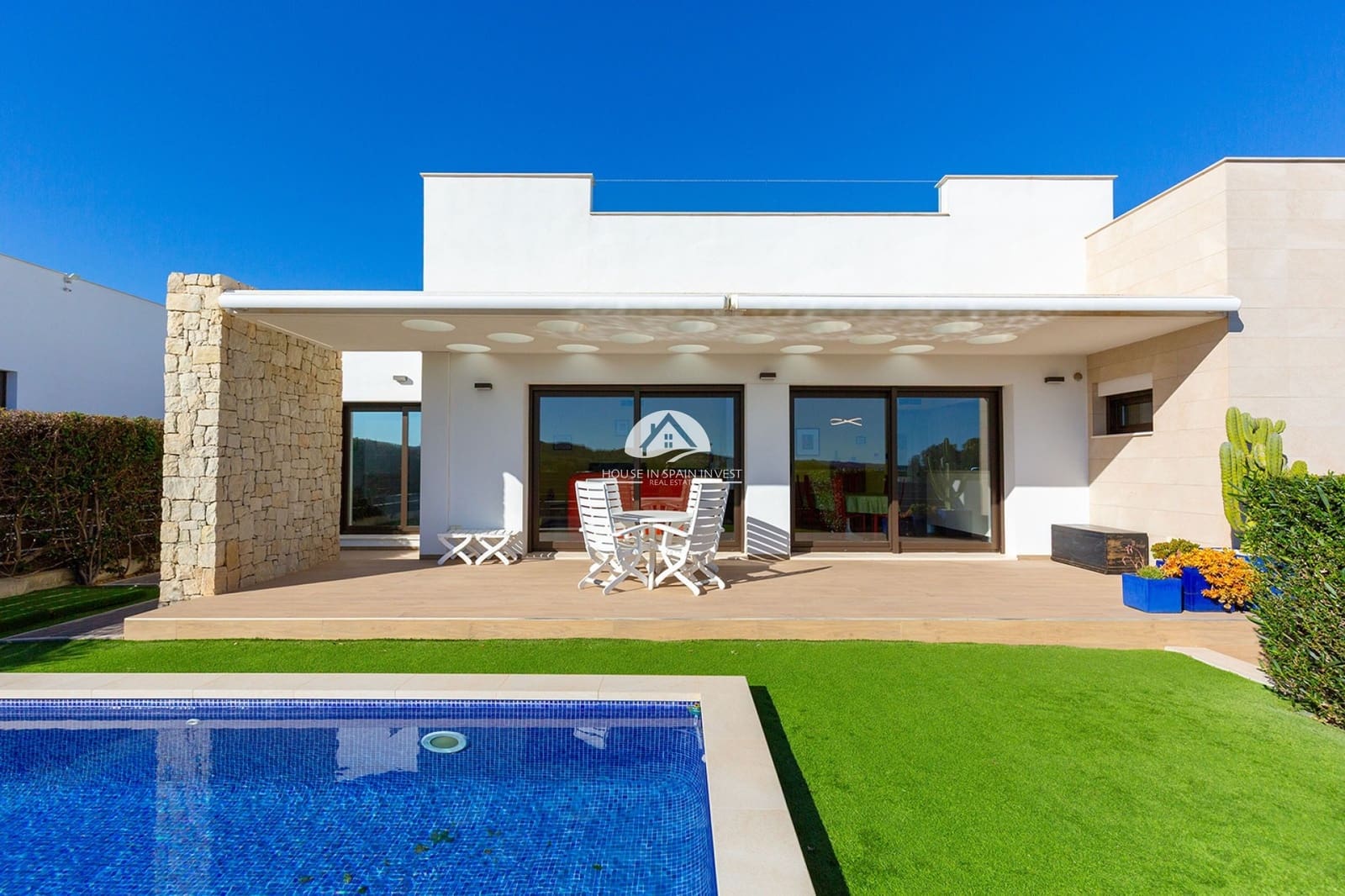 3 bedroom Villa for sale in Vistabella with pool garage - € 475,000 (Ref: 9841566)