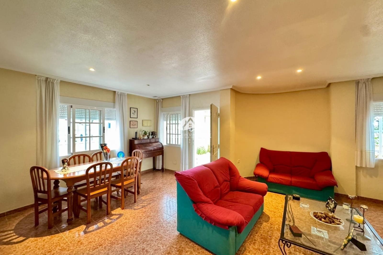 3 Zimmer Villa zu verkaufen in Los Balcones mit Pool Garage - 330.000 € (Ref: 9841568)