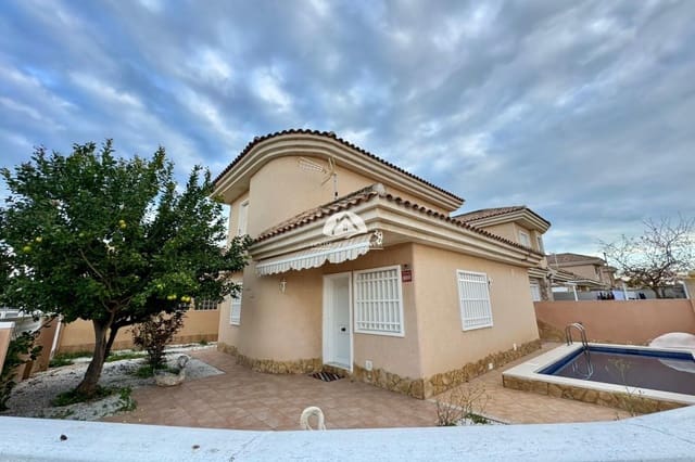 3 Zimmer Villa zu verkaufen in Los Balcones mit Pool Garage - 330.000 € (Ref: 9841568)