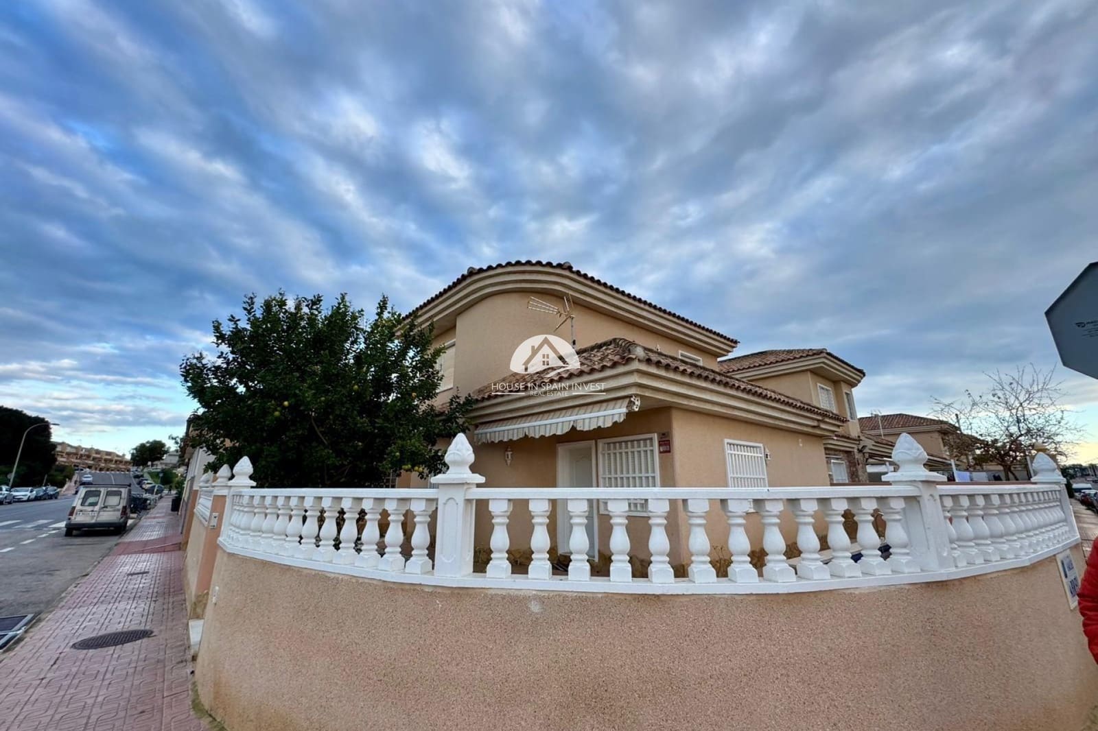 3 Zimmer Villa zu verkaufen in Los Balcones mit Pool Garage - 330.000 € (Ref: 9841568)