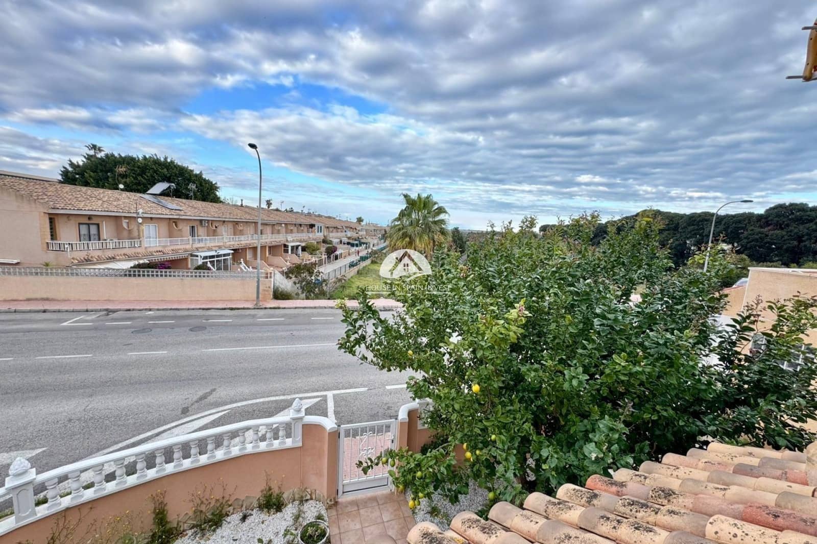 3 Zimmer Villa zu verkaufen in Los Balcones mit Pool Garage - 330.000 € (Ref: 9841568)