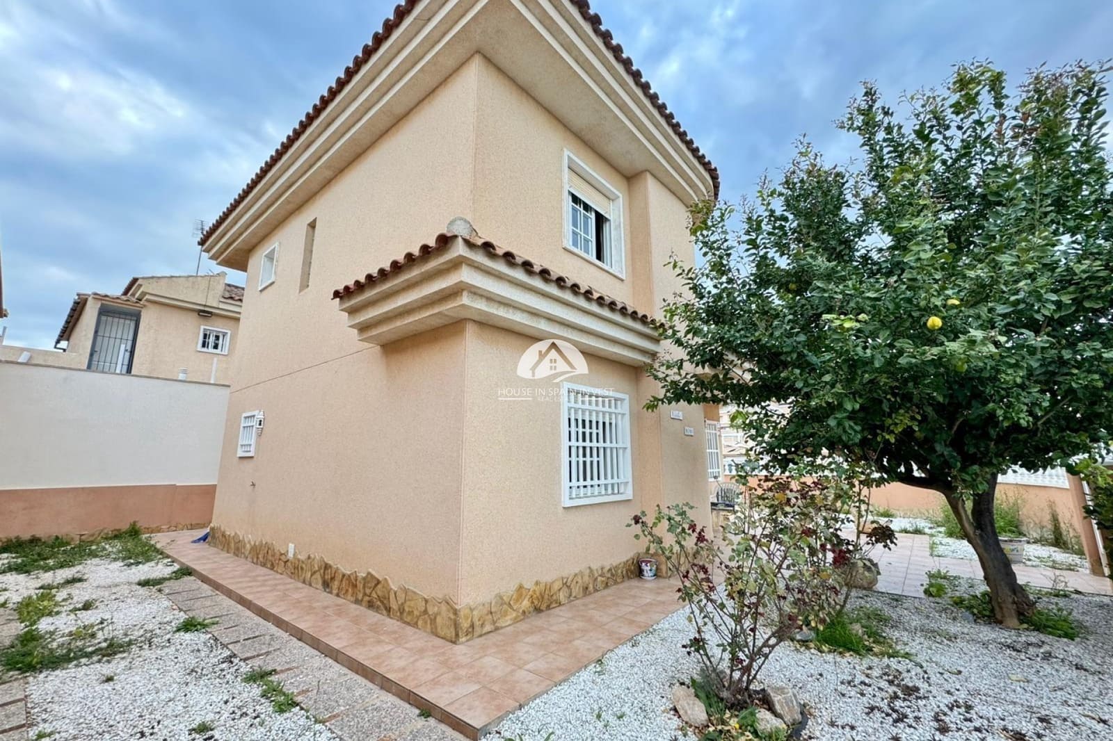3 Zimmer Villa zu verkaufen in Los Balcones mit Pool Garage - 330.000 € (Ref: 9841568)
