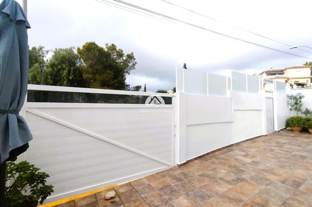 4 soveværelse Villa til salg i Las Filipinas med swimmingpool garage - € 408.000 (Ref: 9841569)