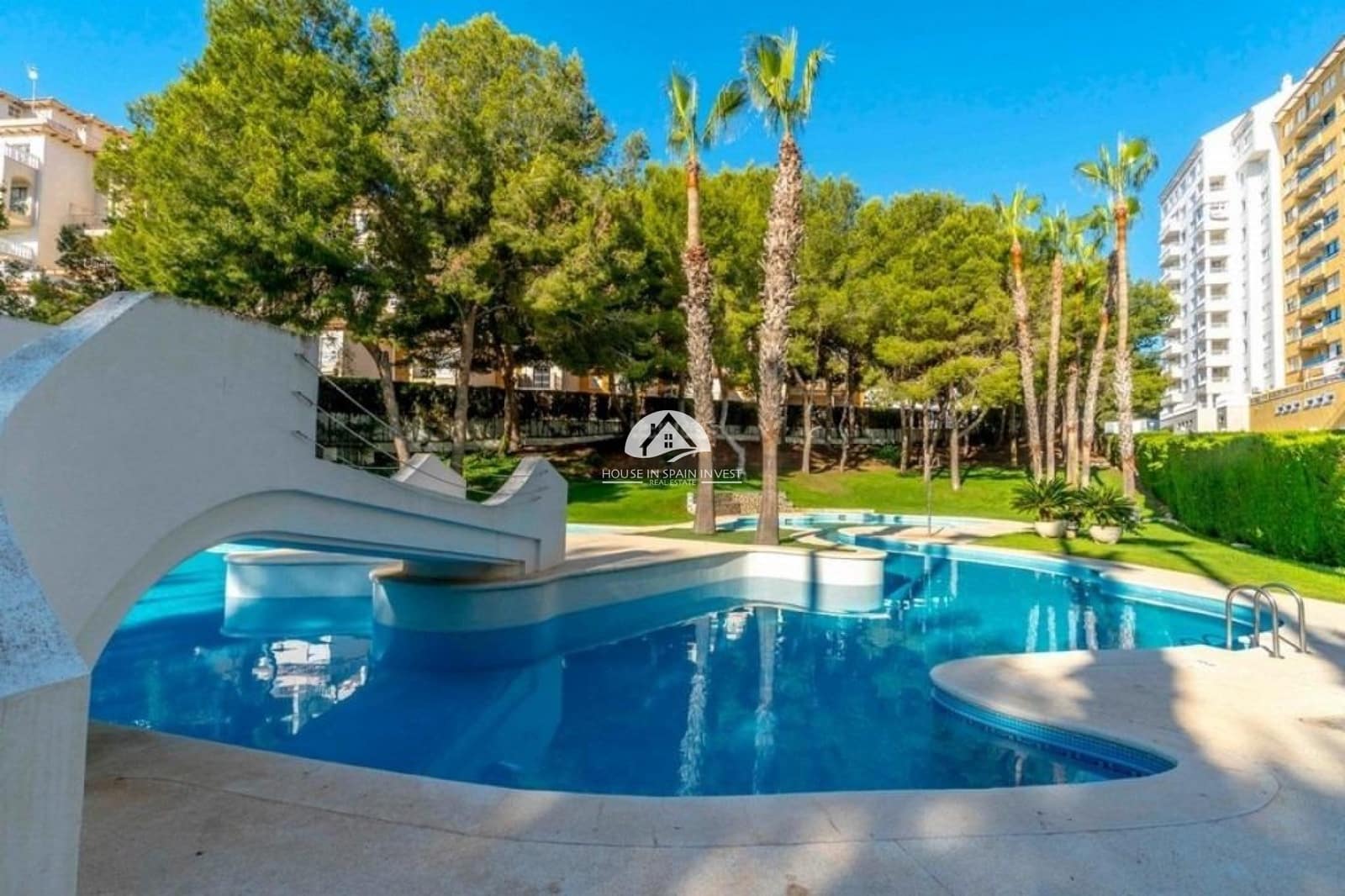 3 bedroom Apartment for sale in Dehesa de Campoamor with pool - € 215,000 (Ref: 9841573)
